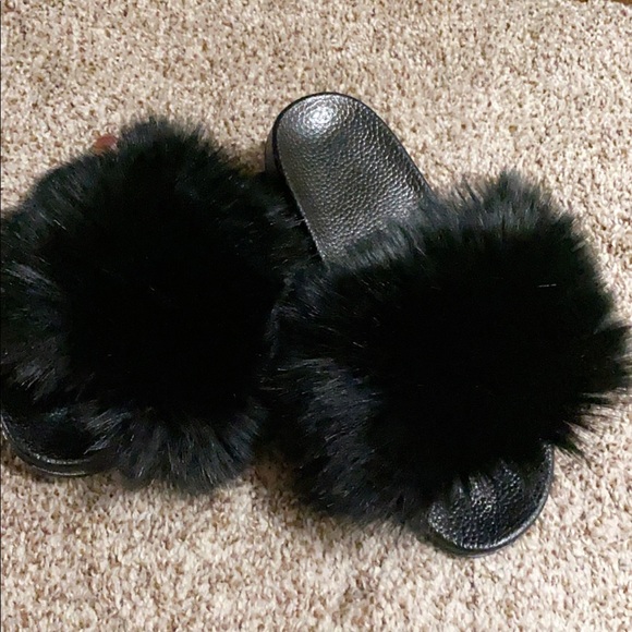 Slippers - Picture 15 of 15